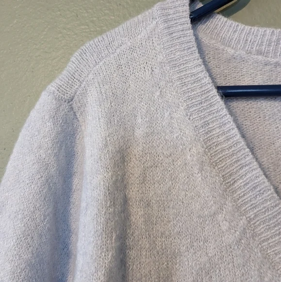 Chelsea 28 Baby Blue Wool Blend Cropped V Neck Sweater Size L - Picture 2 of 8